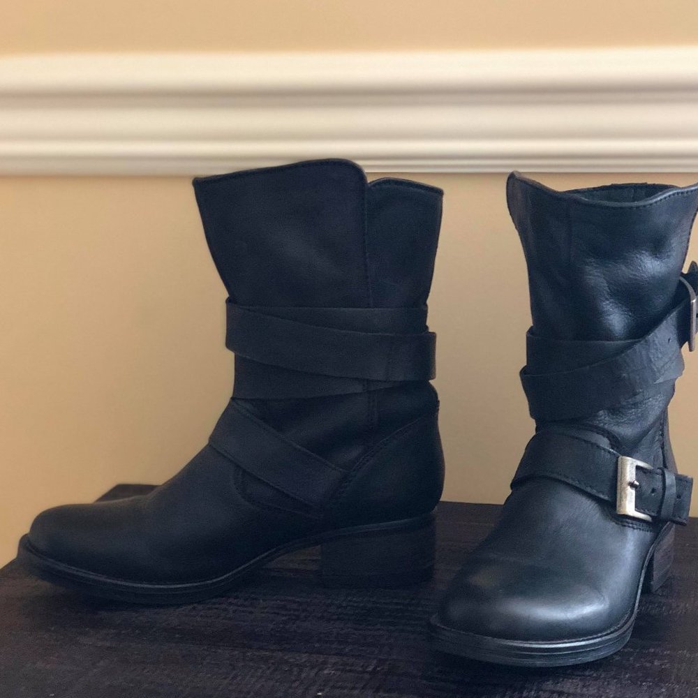 Steve Madden Brewzzer Black Leather Belted MidCalf Boots